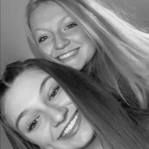 Meet your Posher, Mia